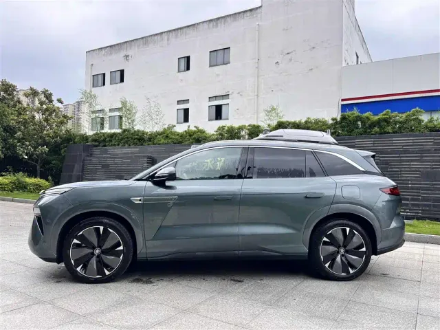 BYD Tang L — Фото автомобиля 12