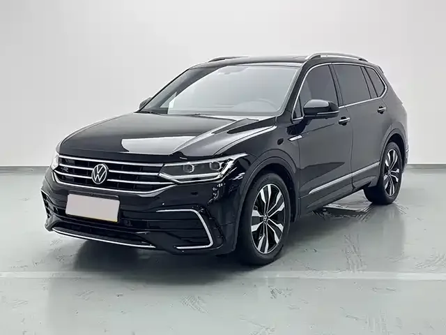 Фотография автомобиля — Volkswagen Tiguan L
