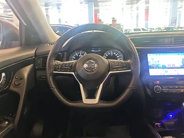 Nissan X-Trail — Фото автомобиля 10
