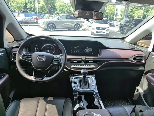 GAC Trumpchi M6 — Фото автомобиля 13