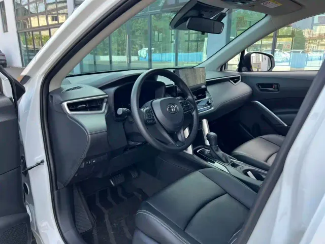 Toyota Corolla Cross — Фото автомобиля 6