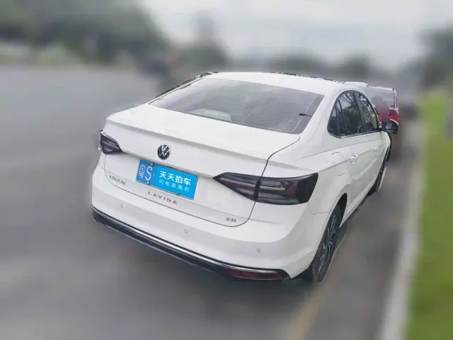 Volkswagen Lavida — Фото автомобиля 2