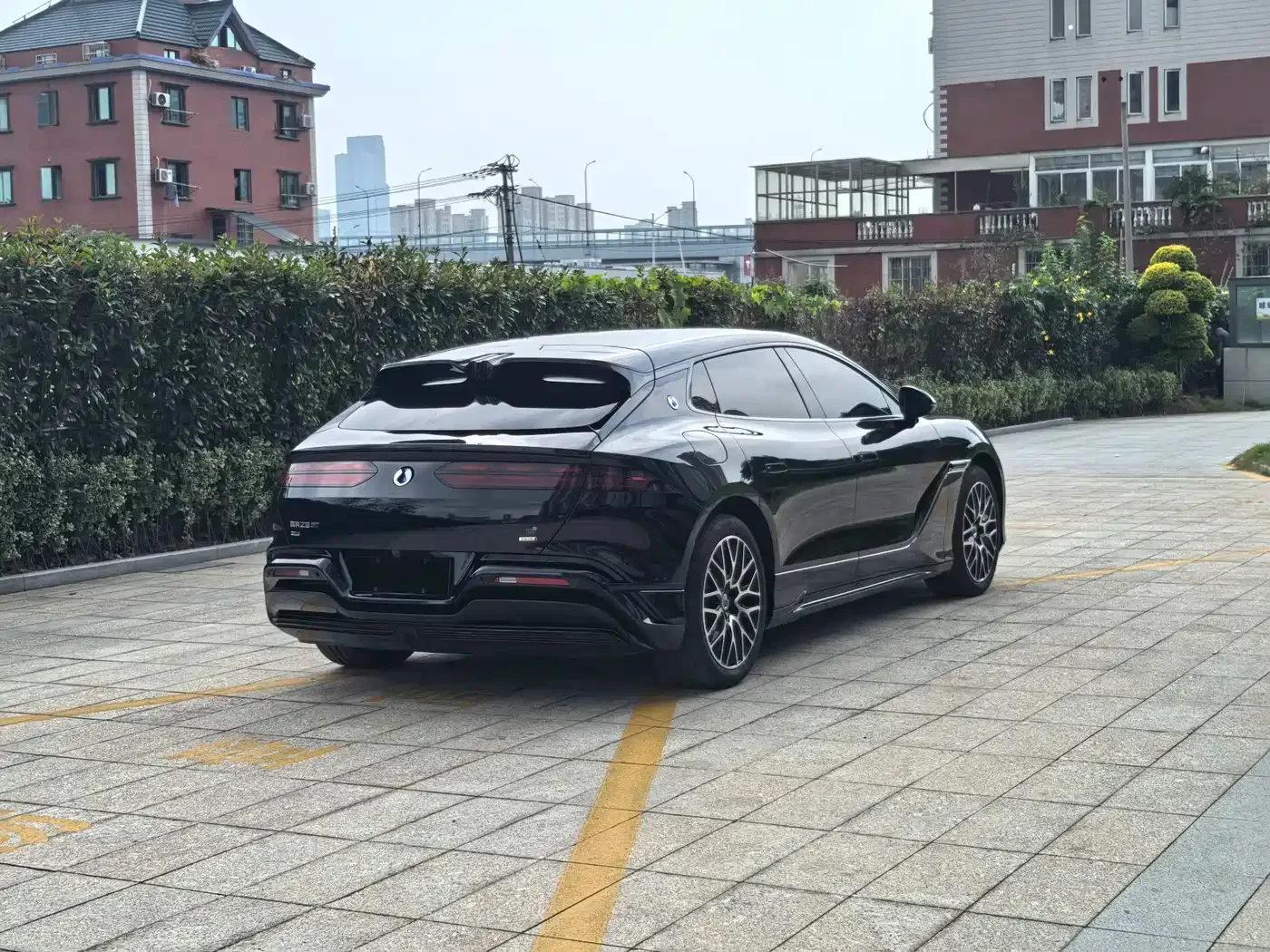 Denza Denza Z9GT 2026 Model Yi San Fang Flash Charge Honor Edition — Фото автомобиля 8