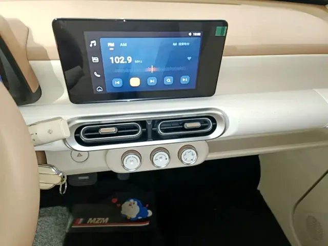 Wuling Hongguang Mini EV — Фото автомобиля 12