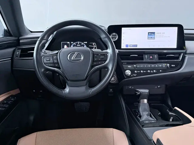 Lexus ES — Фото автомобиля 14