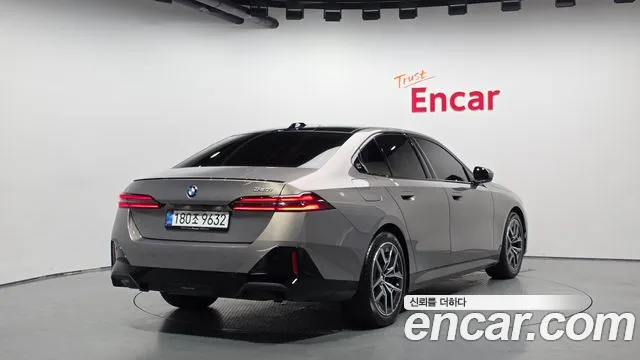 BMW 5-Series — Фото автомобиля 2