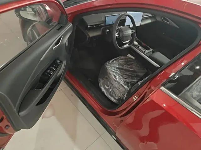 Wuling Starlight — Фото автомобиля 15