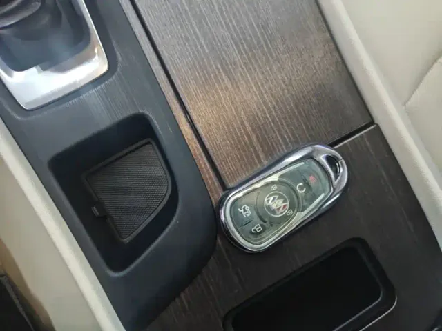 Buick LaCrosse — Фото автомобиля 8