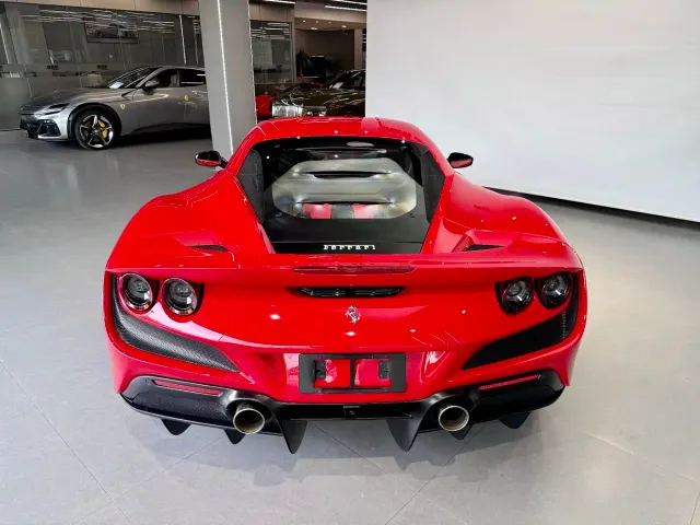 Ferrari F8 — Фото автомобиля 4