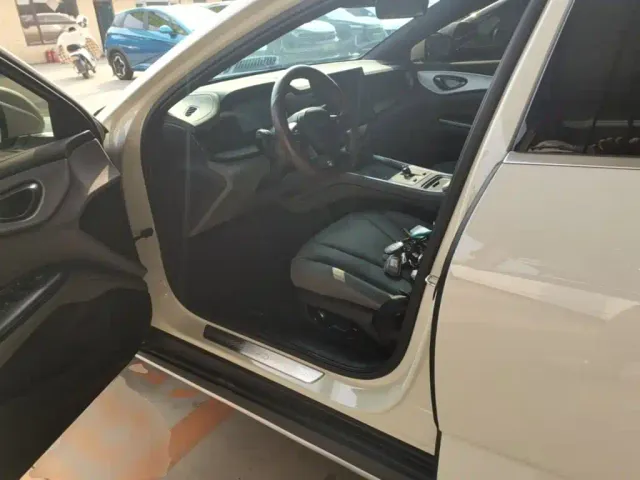 BYD Seal 07 DM-i — Фото автомобиля 14