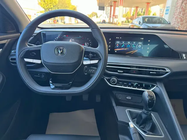 Changan Eado — Фото автомобиля 9
