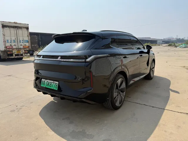 Lynk & Co 08 EM-P — Фото автомобиля 9