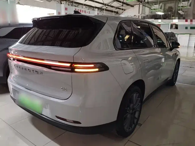 Leapmotor C10 — Фото автомобиля 6