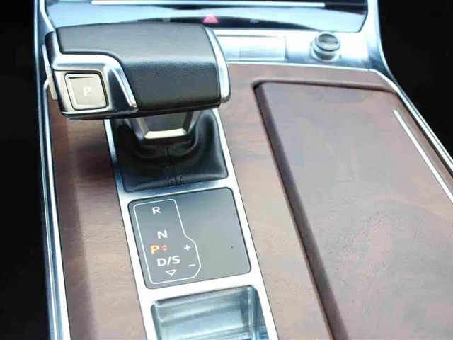 Audi A6L — Фото автомобиля 9