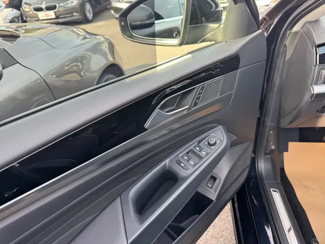 Volkswagen Passat — Фото автомобиля 4