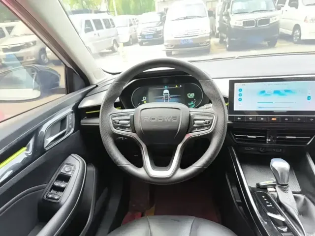 Roewe Roewe i5 2021 1.5L CVT Diamond Edition — Фото автомобиля 10