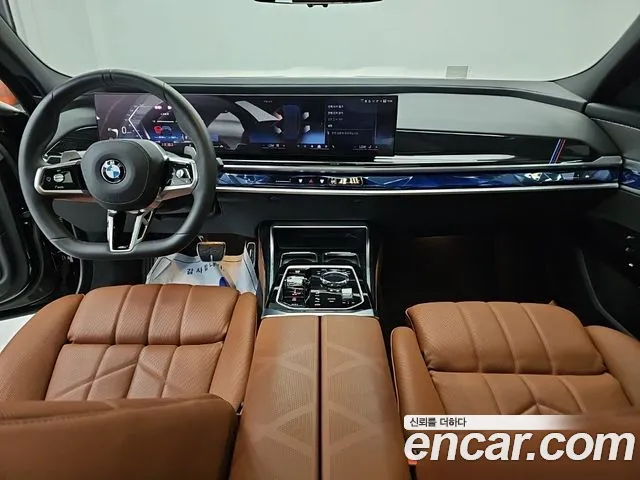 BMW 7 Series G70 — Фото автомобиля 7