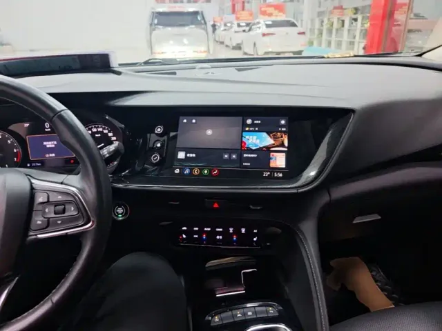 Buick Envision Plus — Фото автомобиля 9