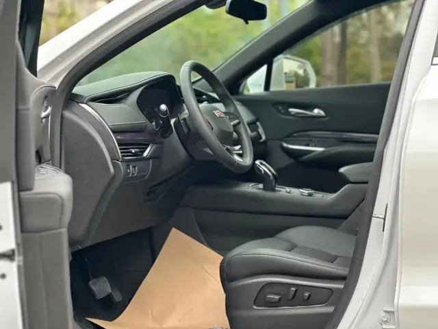 Cadillac XT4 — Фото автомобиля 4