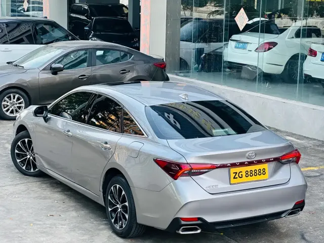 Toyota Avalon 2022 2.0L Luxury Edition — Фото автомобиля 4