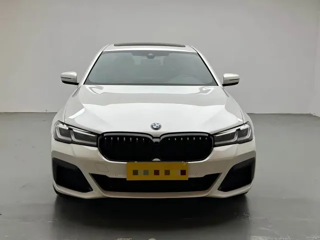 BMW 5 Series — Фото автомобиля 2