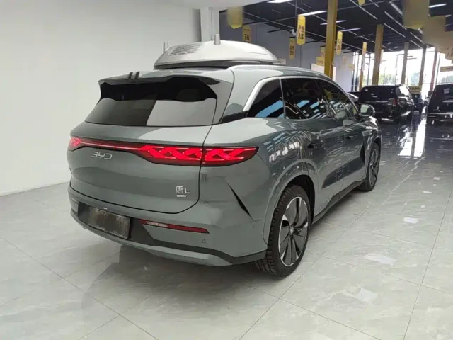 BYD Tang L — Фото автомобиля 6