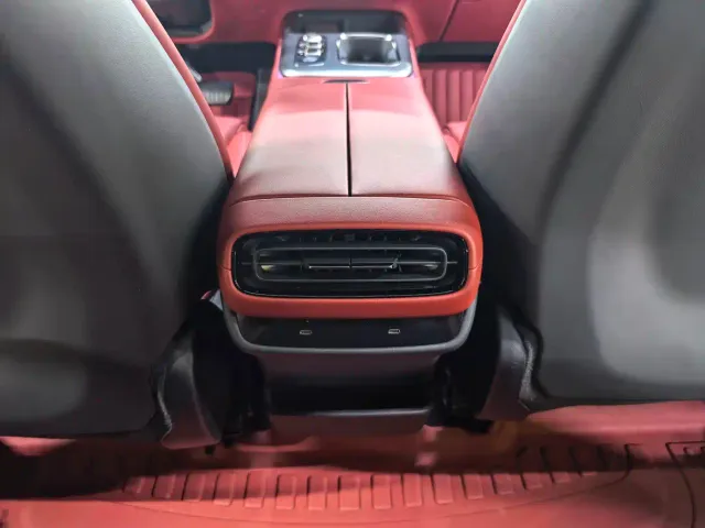 Xiaomi SU7 — Фото автомобиля 6