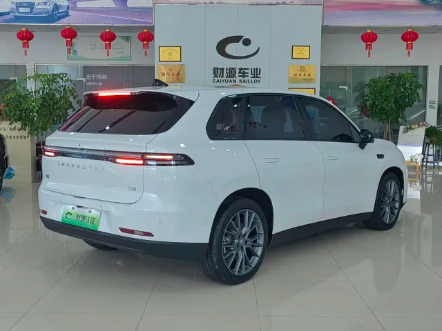 Leapmotor C10 — Фото автомобиля 5