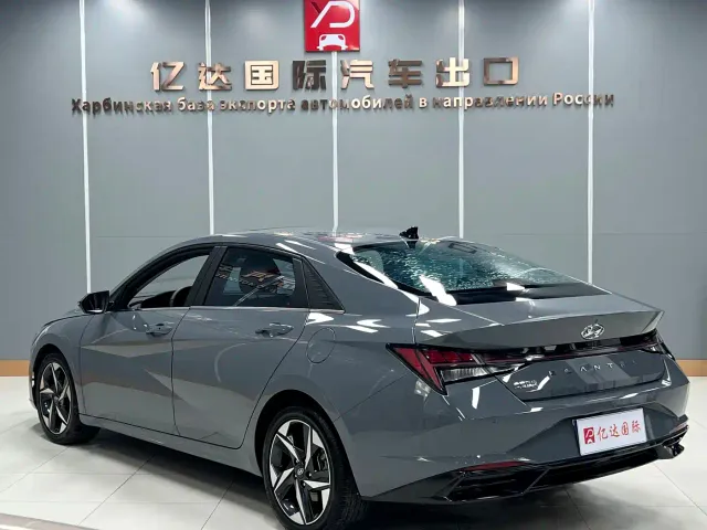 Hyundai Elantra — Фото автомобиля 4
