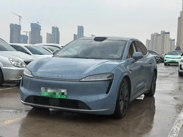 Фотография автомобиля — Luxeed R7
