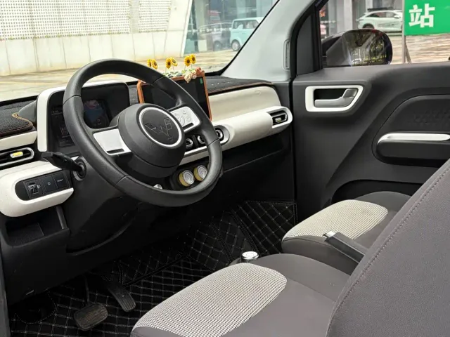 Wuling Hongguang Mini EV — Фото автомобиля 6