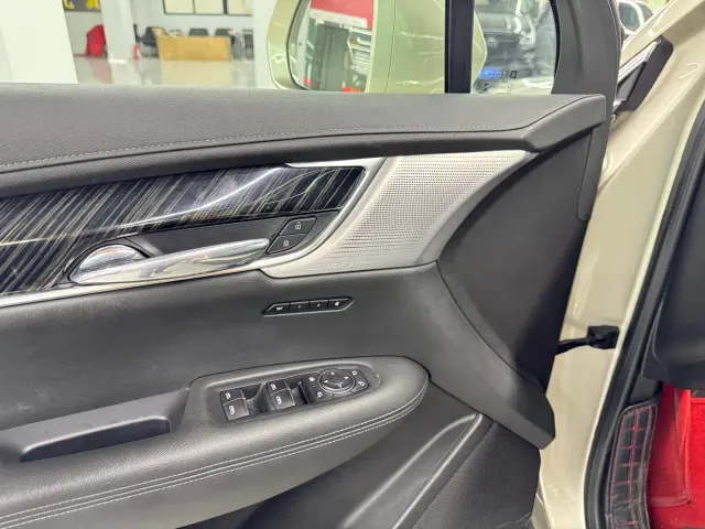 Cadillac XT6 — Фото автомобиля 17