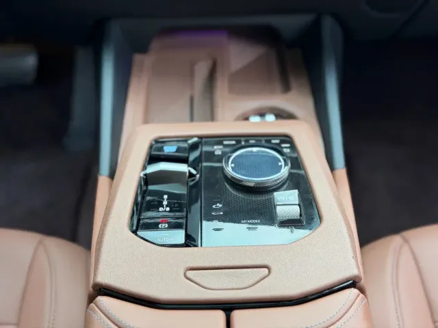 BMW i5 — Фото автомобиля 11