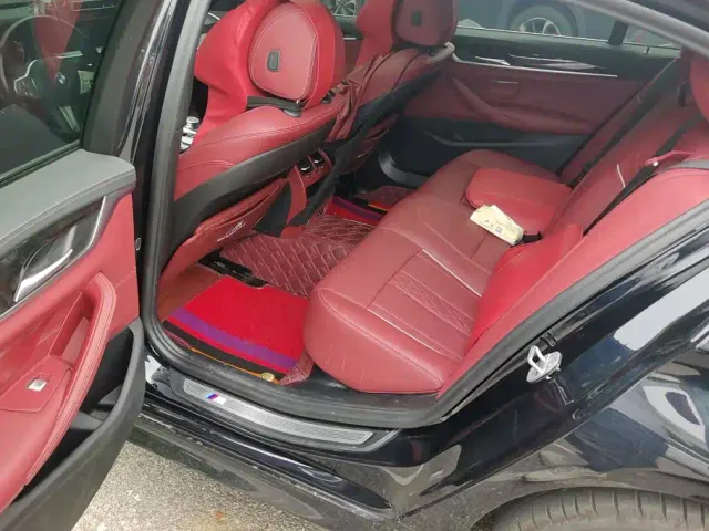 BMW 5 Series — Фото автомобиля 10