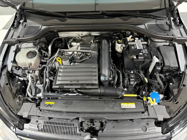Volkswagen Golf — Фото автомобиля 16