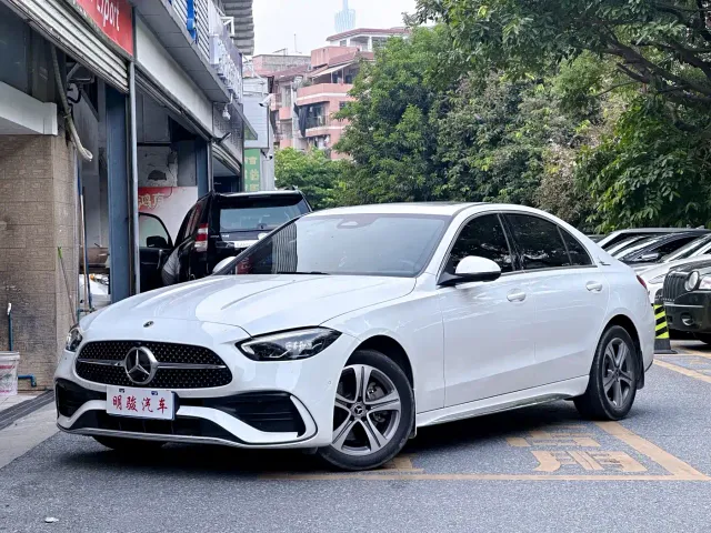 Фотография автомобиля — Mercedes-Benz C-Class