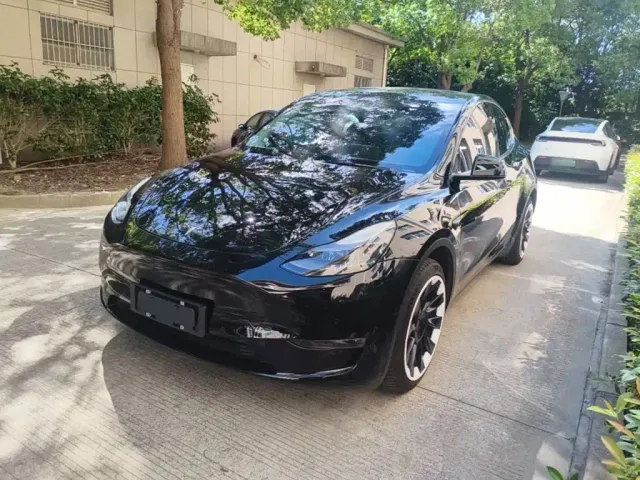 Фотография автомобиля — Tesla Model Y