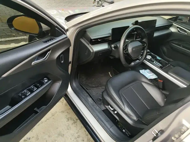 Wuling Starlight — Фото автомобиля 15
