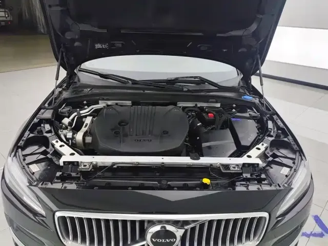 Volvo S90 — Фото автомобиля 10