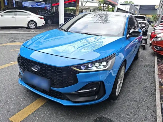 Фотография автомобиля — Ford Focus