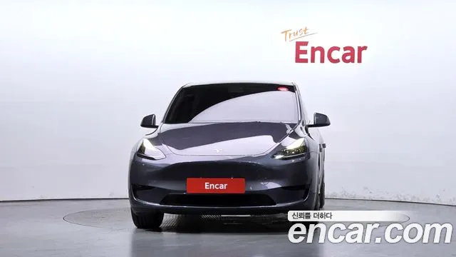 Tesla Model Y — Фото автомобиля 3