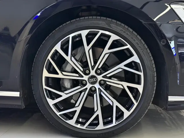 Audi A8 — Фото автомобиля 18