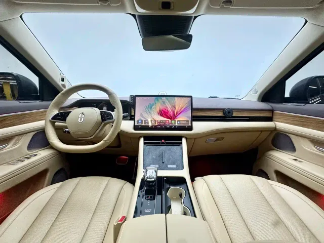 Aito M7 — Фото автомобиля 13