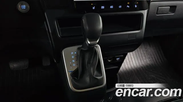 Hyundai Staria Staria Tourer 11 мест — Фото автомобиля 2