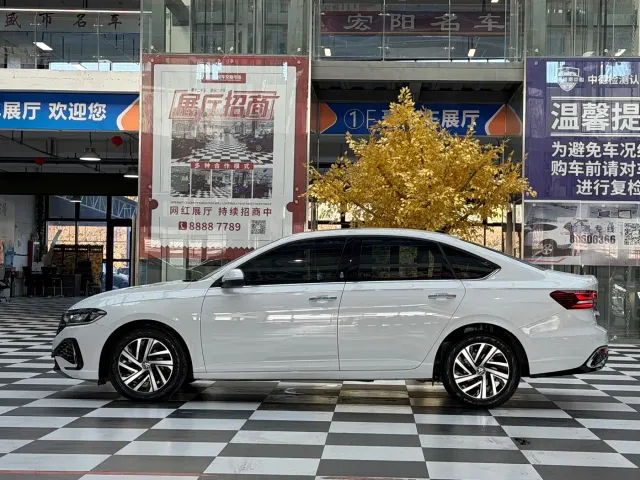 Volkswagen Lavida — Фото автомобиля 7