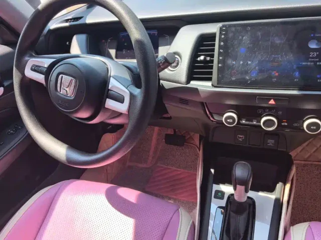Honda Fit — Фото автомобиля 9