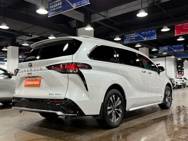 Toyota Granvia — Фото автомобиля 9