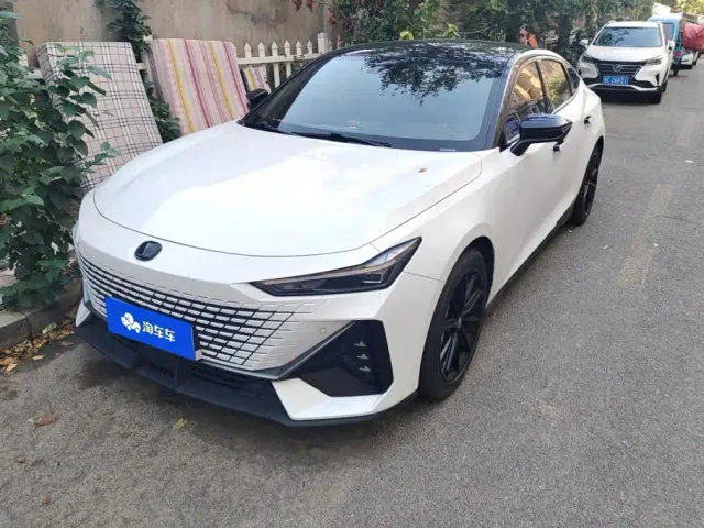 Фотография автомобиля — Changan UNI-V