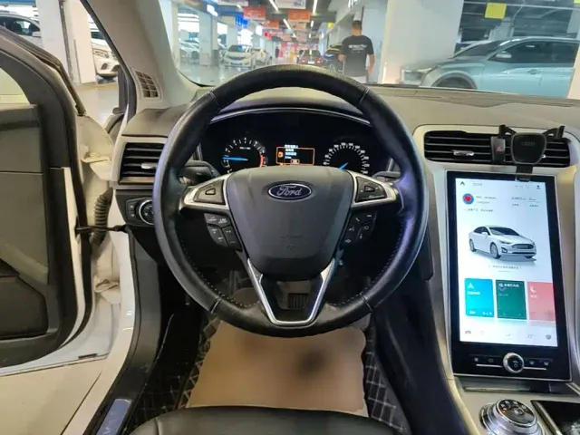 Ford Mondeo — Фото автомобиля 10