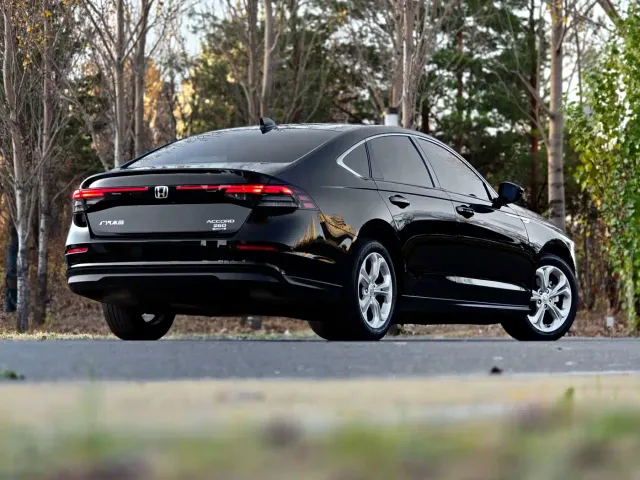 Honda Accord — Фото автомобиля 4